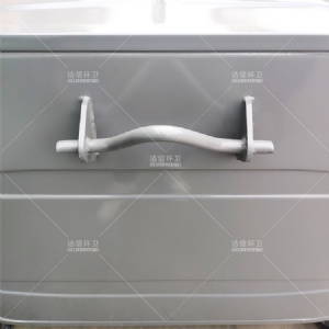 3方灰色掛車(chē)垃圾箱