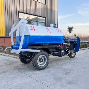 三輪吸污車(chē)