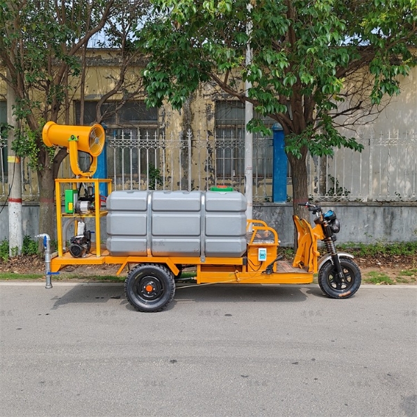 電動(dòng)三輪塑料水箱灑水車(chē)