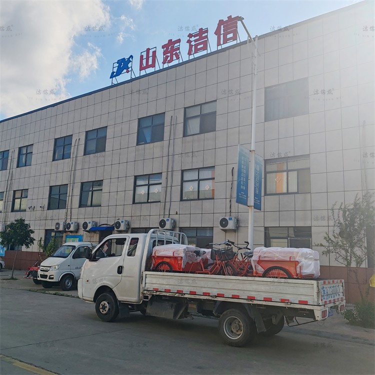 4個(gè)人力保潔車發(fā)往河南安陽(yáng)市